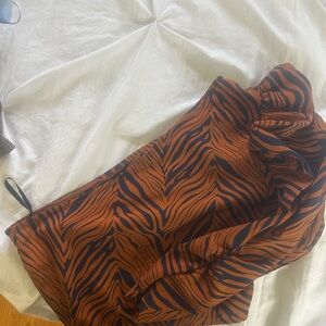 Tiger print one shoulder shirt